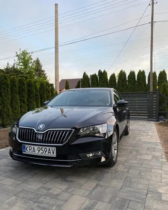 skoda superb Skoda Superb cena 71800 przebieg: 100000, rok produkcji 2016 z Skawina